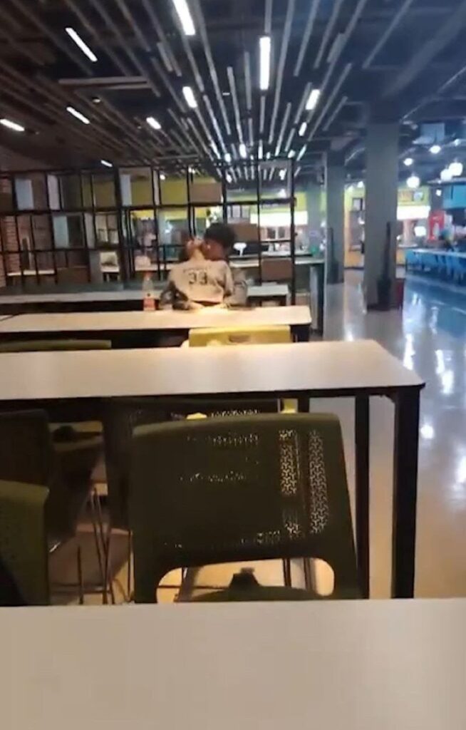 餐厅战神极限下水道疏通工程大学生情侣真的是逆天