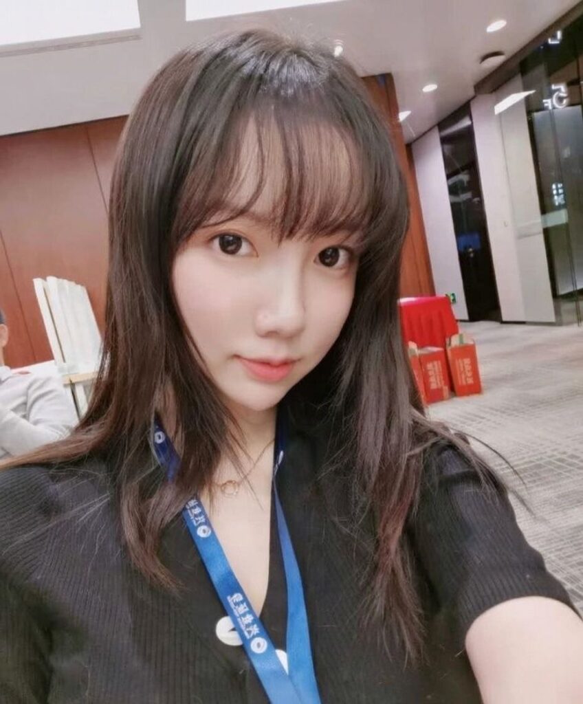 金融圈第一大瓜广发经理杨东被前女友谭郡曝私生子