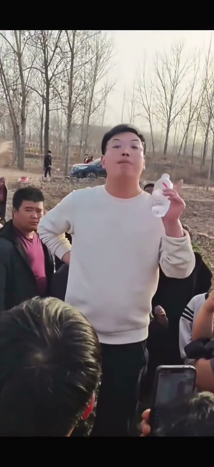 邯郸魏县车往郝村7男2女KTV聚众多人运动