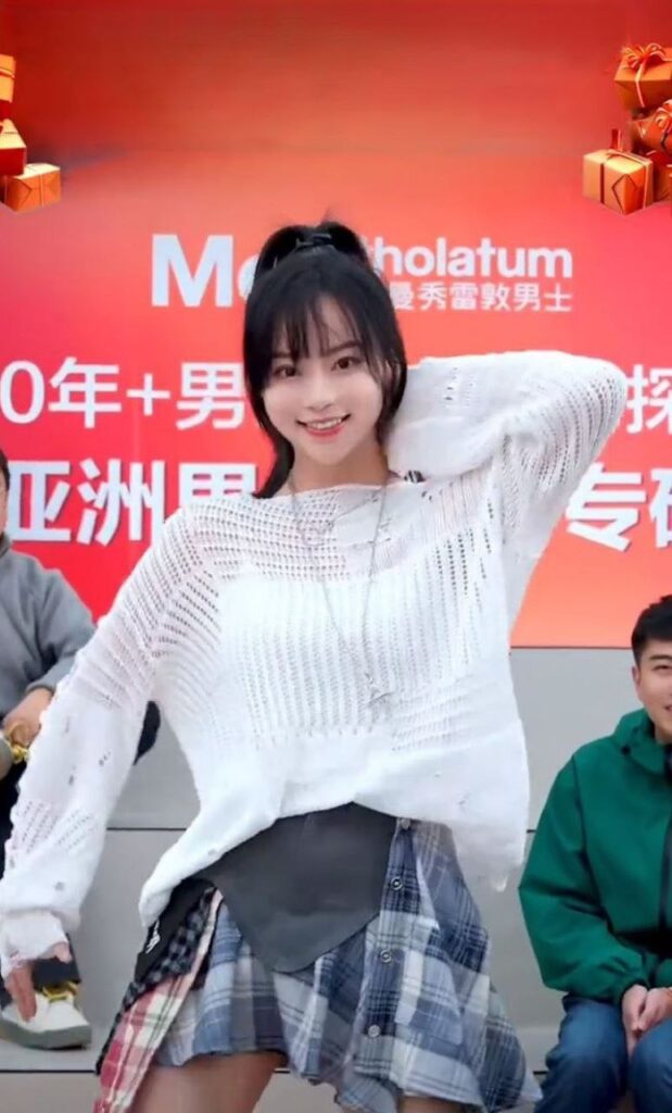 7500万粉丝抖音短剧团队陈翔六点半女主演林雅婷疑似下海真相