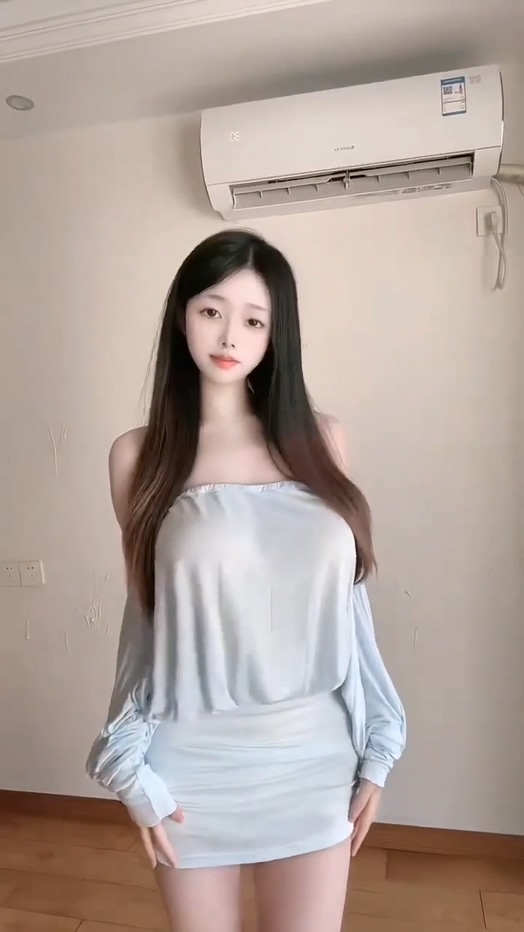 抖音热搜擦边舞游山恋后背摇果背慢摇太诱惑