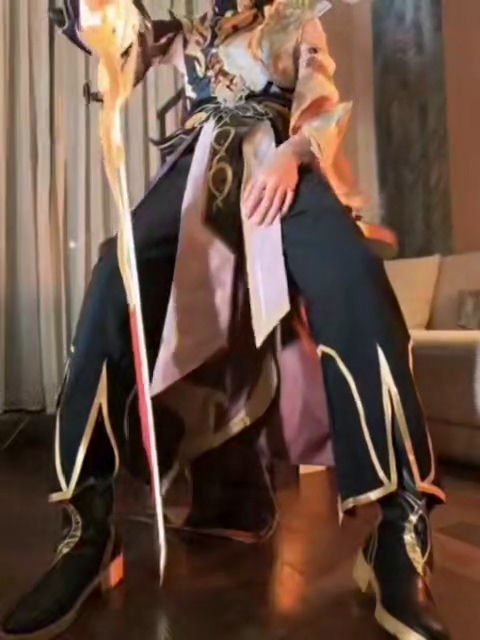 王者荣耀大危机国服耀男coser下场拍片场面极度辣眼