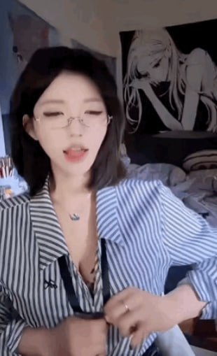 百万粉丝抖音网红小飞粥惨遭封号私拍福利视频外流