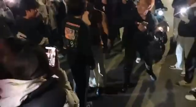 真男人无所畏惧女友出轨背刺广西谢霆锋桂林c罗1v4大战精神小伙