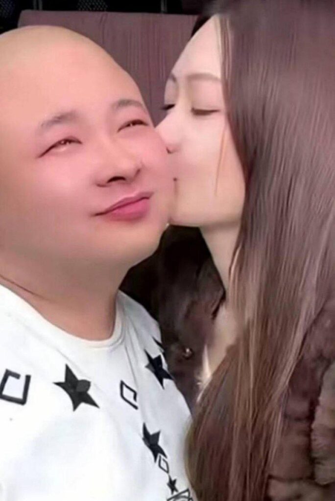 快手千万粉丝网红老狗塌房始末妻子白羽自曝家丑婚内出轨女徒弟
