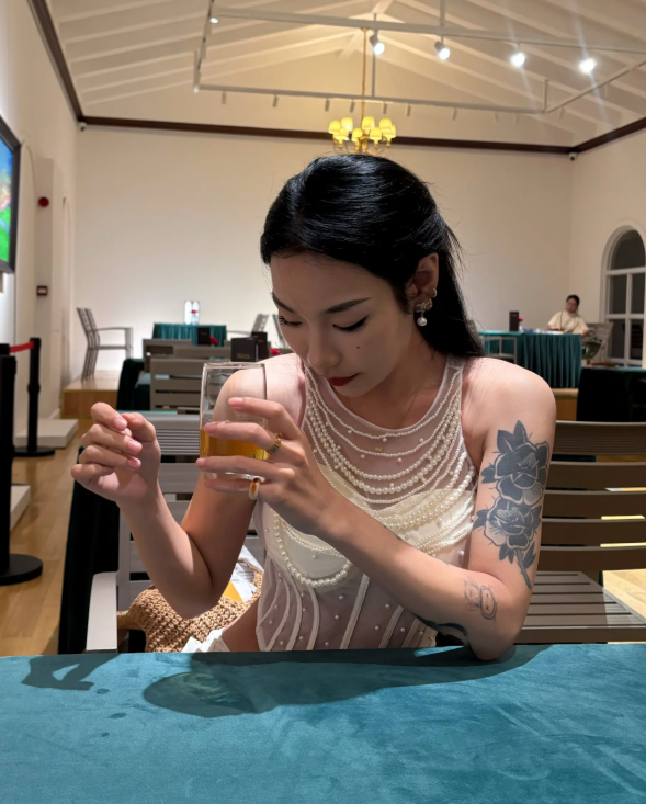 32页ppt实锤长沙女同酒吧营销妹人设造假女同海王多线暧昧