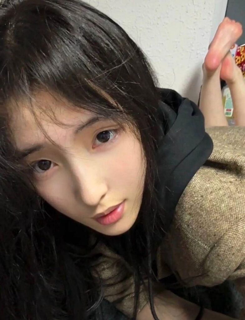 12万粉丝抖音美腿御姐张人o私拍福利视频外流