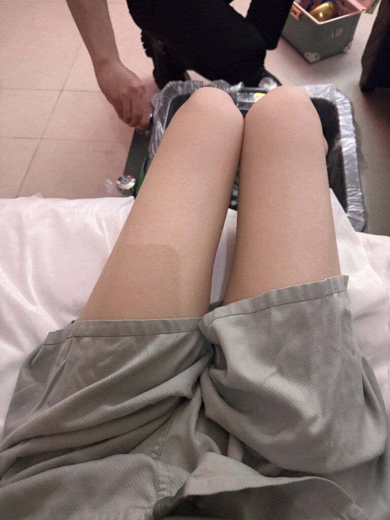 微博推特高颜值福利姬嫩妹季雨高价定制露脸视频外流