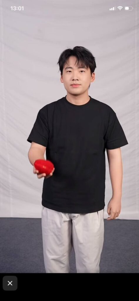 严浩翔商K后续曝摸扔门刘昊然郭麒麟三人同包厢玩嗨