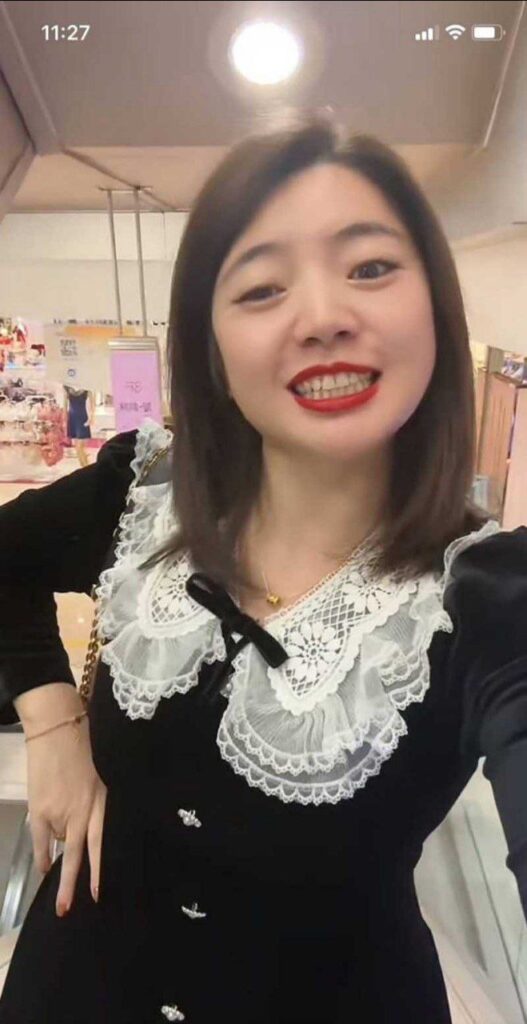 贵州榕江荒野求生赛紧急叫停33号女选手优雅接被曝与组长树林偷情