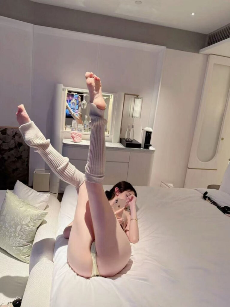重磅翻转王者荣耀狼队道崽女友星之卡比绪被扒福利姬真身6分50秒视频流出