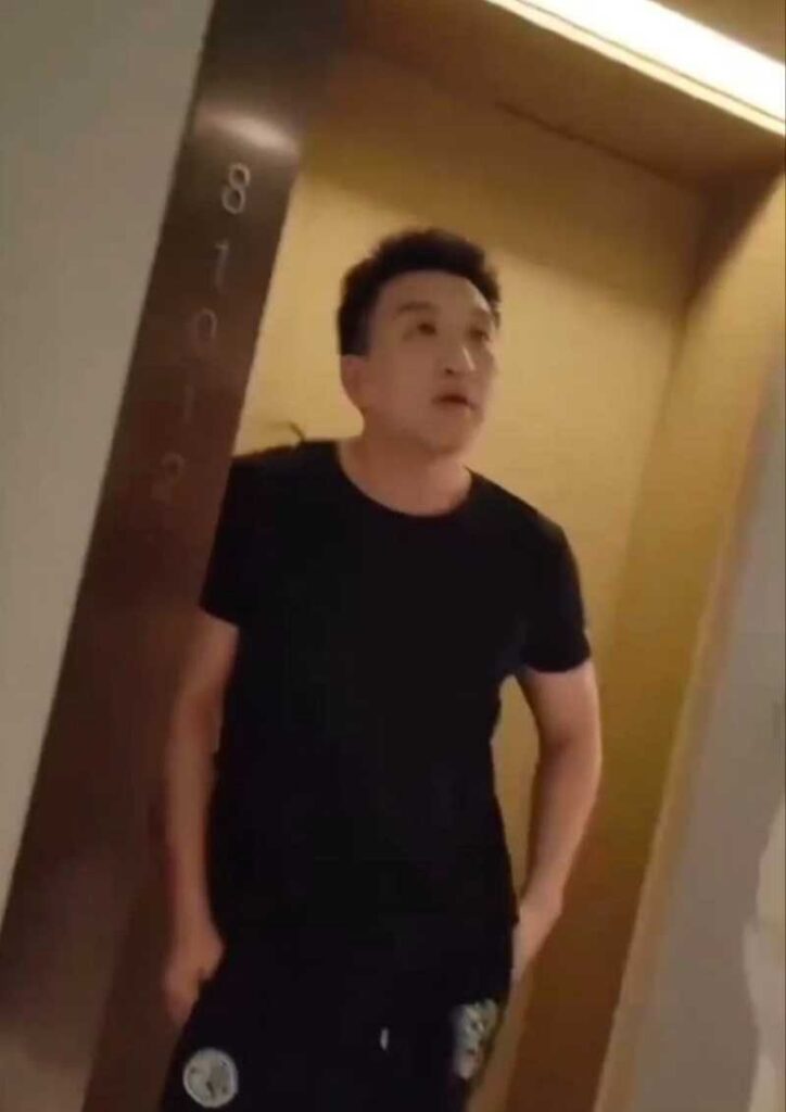 创业导师出轨翻车抖音网红妖怪ZZzAI被女友酒店当场抓歼