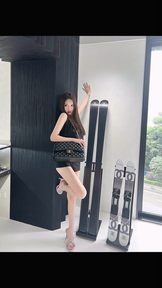 学霸女神李林恩大起底化身福利姬starluck玩转两面人设
