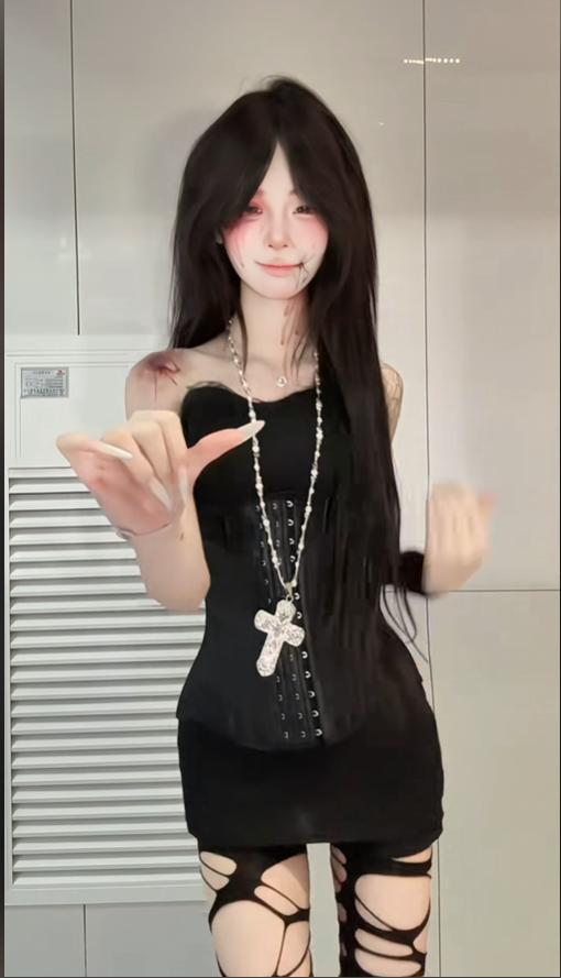 8万粉丝抖音网红糕冷小羊霸凌事件嫉妒舍友美貌痛下黑手