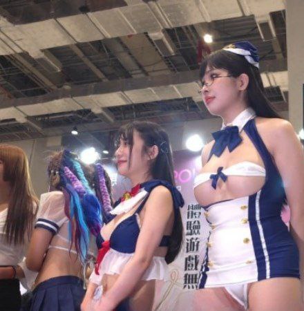 还得是台湾漫展台北漫展上演究极大尺度诱惑coser情趣内衣上场