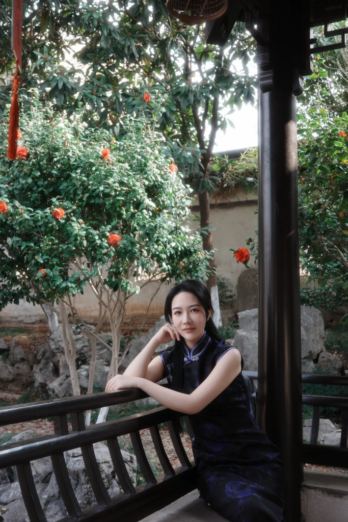 考研导师张雪峰前女友张张被小三开播回应直击谣言