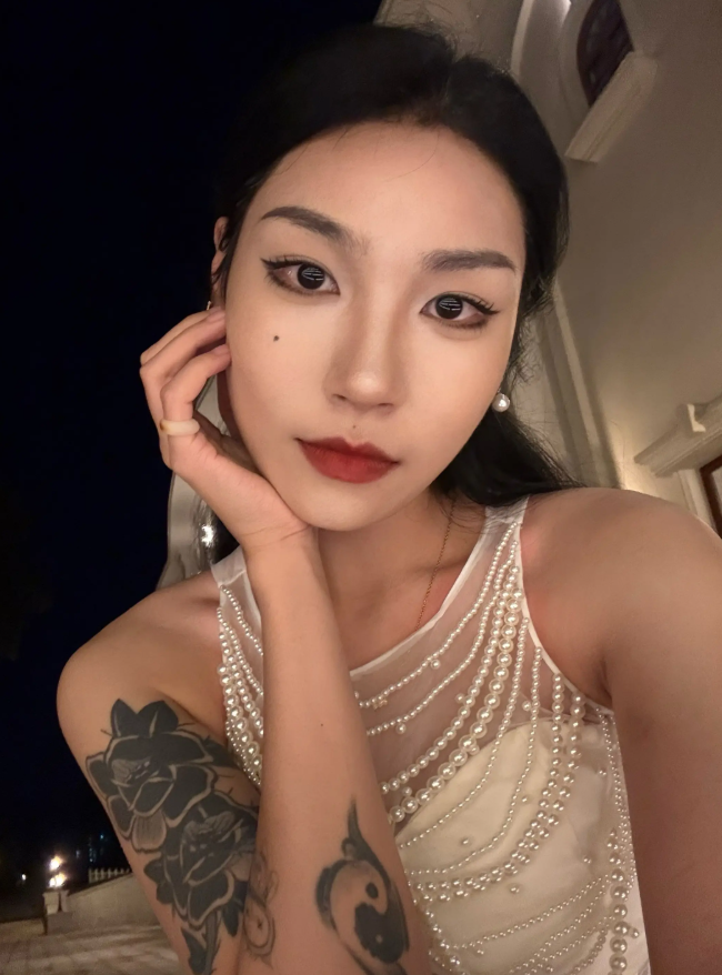 32页ppt实锤长沙女同酒吧营销妹人设造假女同海王多线暧昧