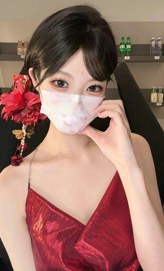 福利姬秽土重生抖音58万粉丝网红米娜学姐真身被扒