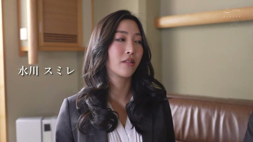 日本高人气女优水川堇引退前经典作品被义父顶上的妻子