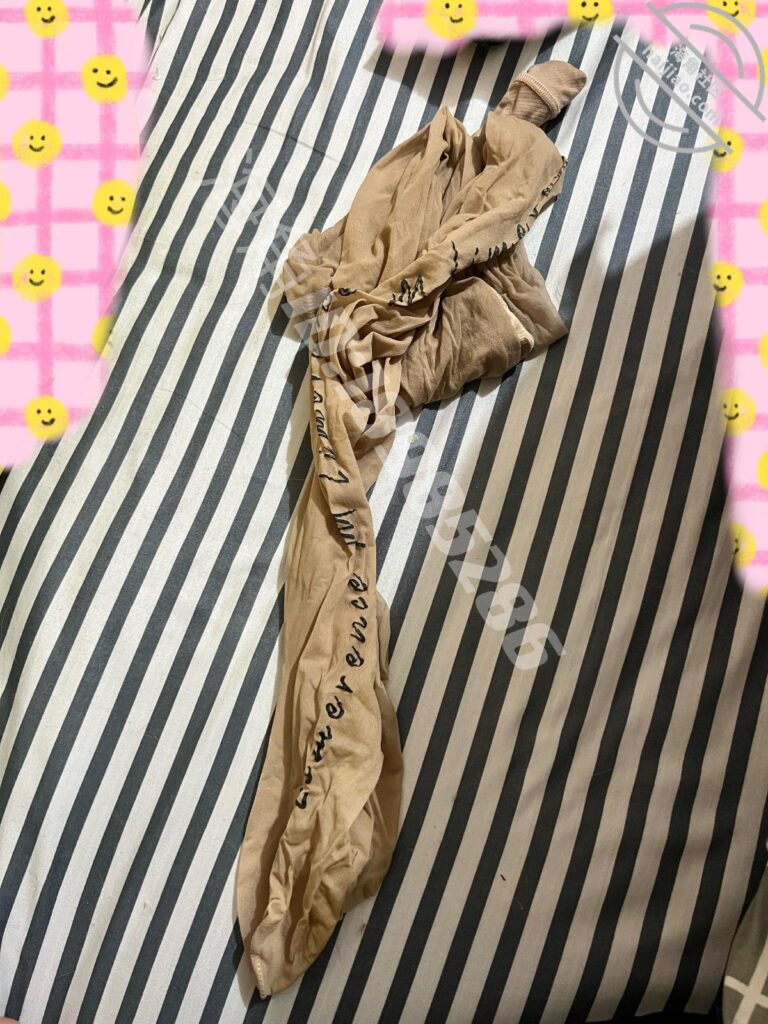 [长篇连载:美腿表姐是丝袜控]被前男友滋润的她反正看的我眼睛发直-来自海角社区的真实故事经历