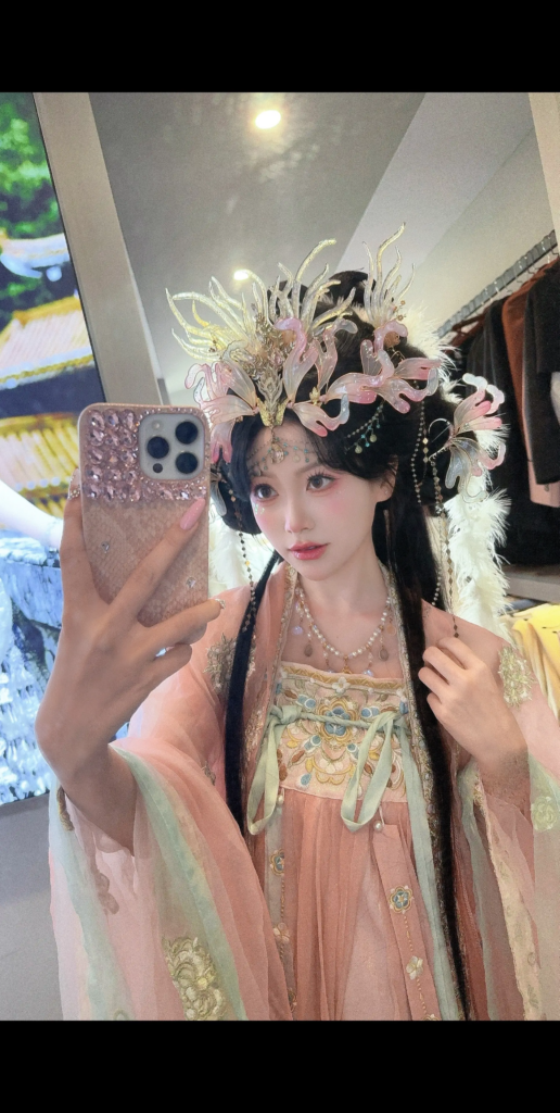 短剧演员罗佳宁遭前女友实锤渣男软饭硬吃出轨女粉