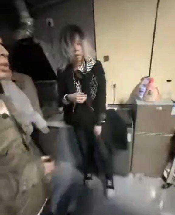 抖音4万粉高街帝走心被打精神小伙正义出击还是恶意伤人