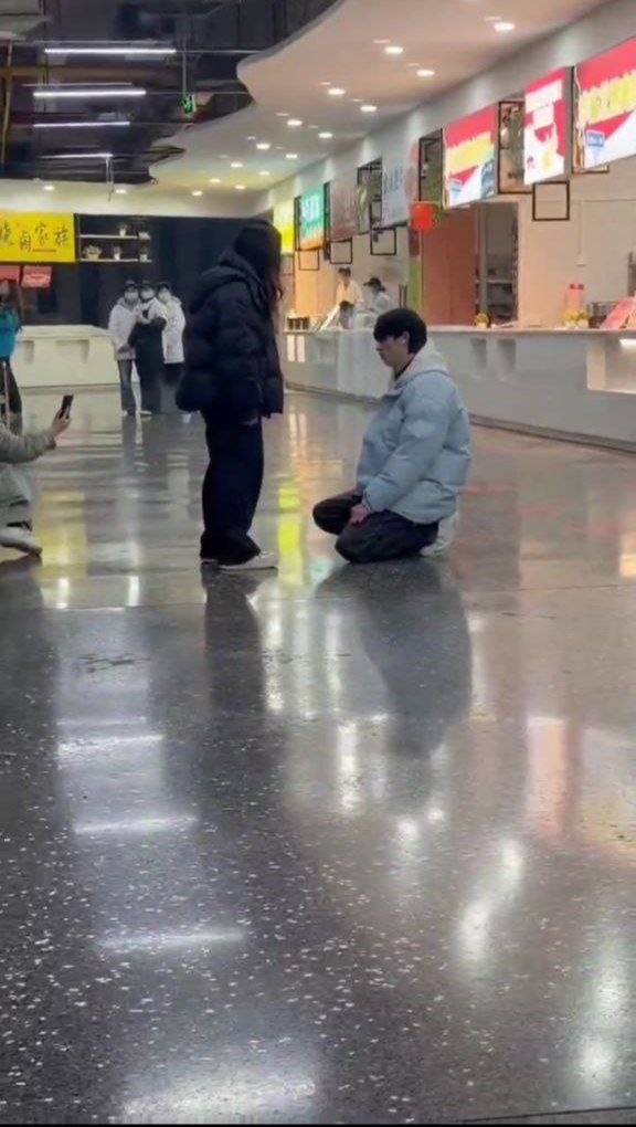 大学神人榜首渣男脚踏三只船三人皆为同宿舍舍友