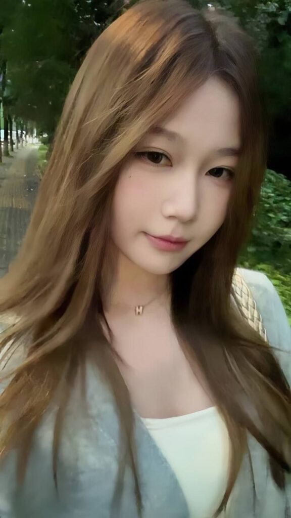 学霸女神李林恩大起底化身福利姬starluck玩转两面人设
