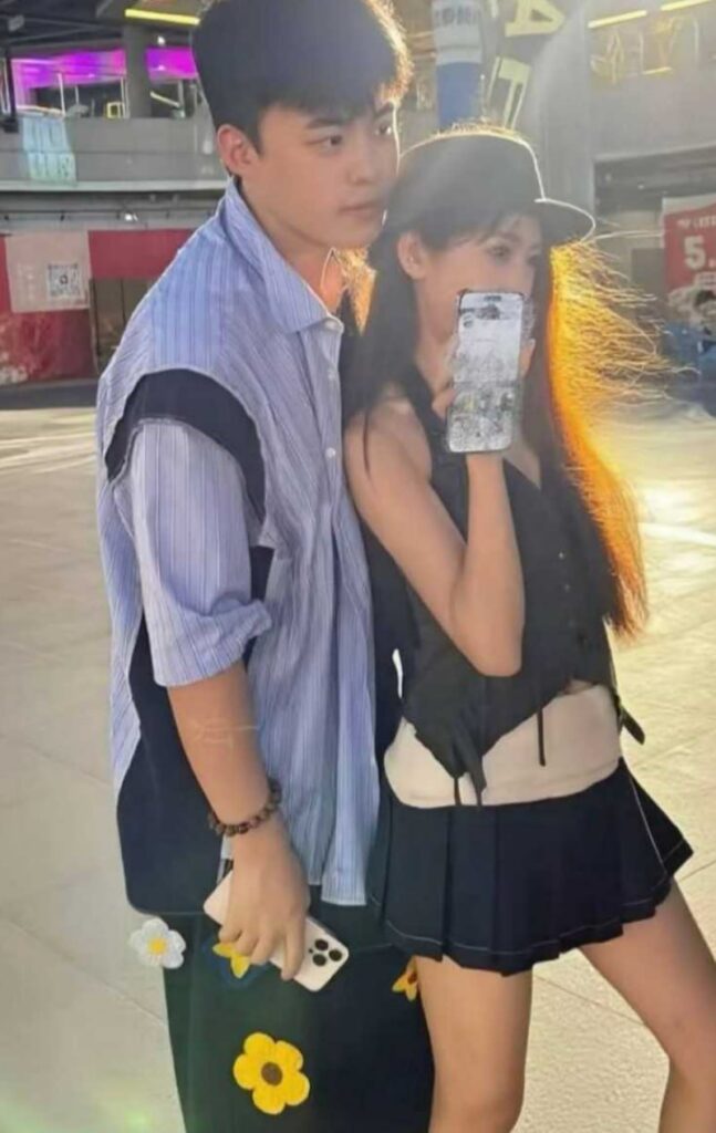 快手千万粉丝牌晓亮实锤塌房直播间当场xd被爆出轨