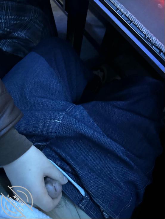 至201章节[长篇连载:姐姐的扔味]发现老姐竟然穿的是开档裤真的是方便啊——来自海角社区的真实故事经历