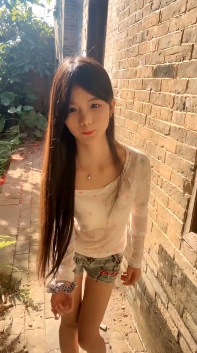 微博推特福利姬水嫩宝宝户外挑战视频流出