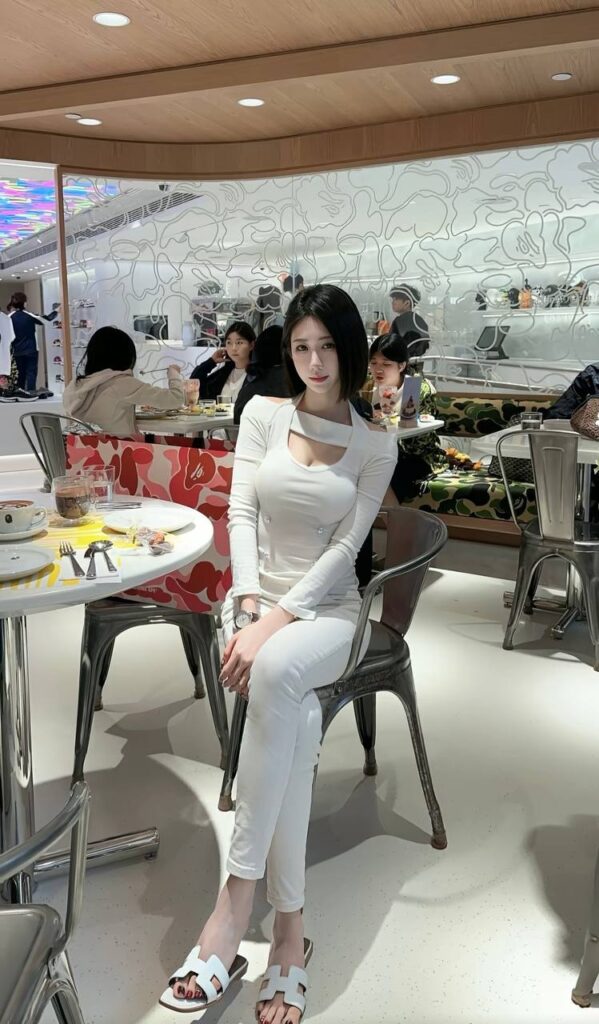 实锤都以9万粉丝擦边网红一只椒仔皮肉生意收割粉丝