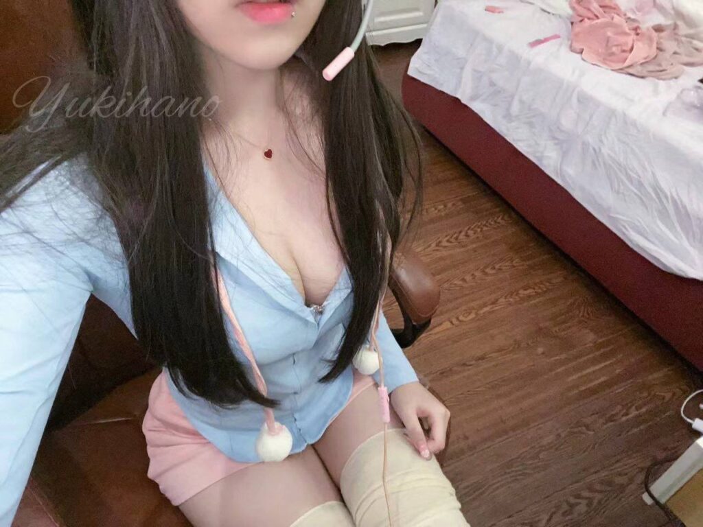 微博推特纯欲风福利姬梅子酱定制福利视频流出