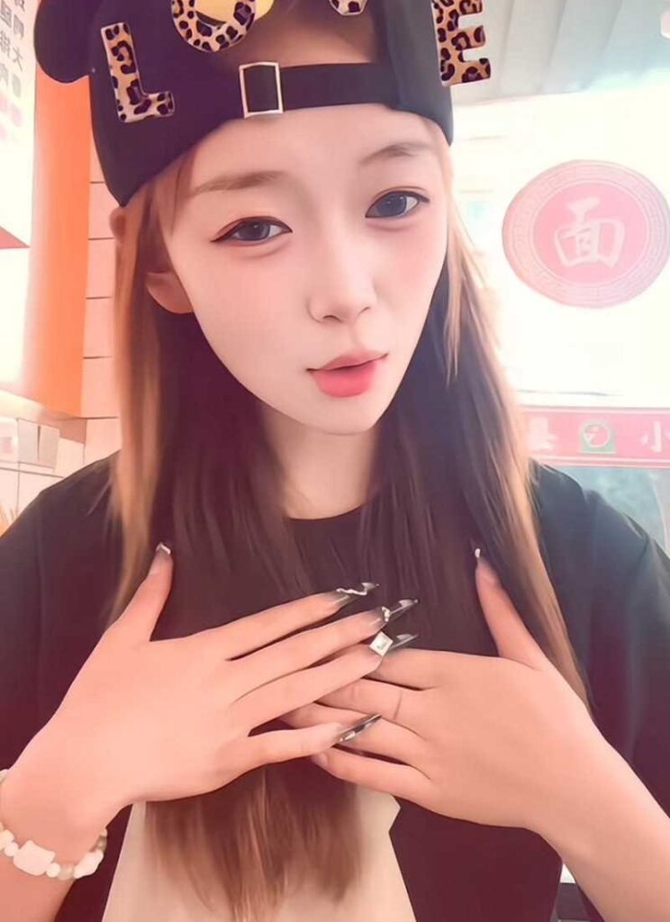 抖音藏族如意女团网红妮妮达哇措互撕霸凌事件