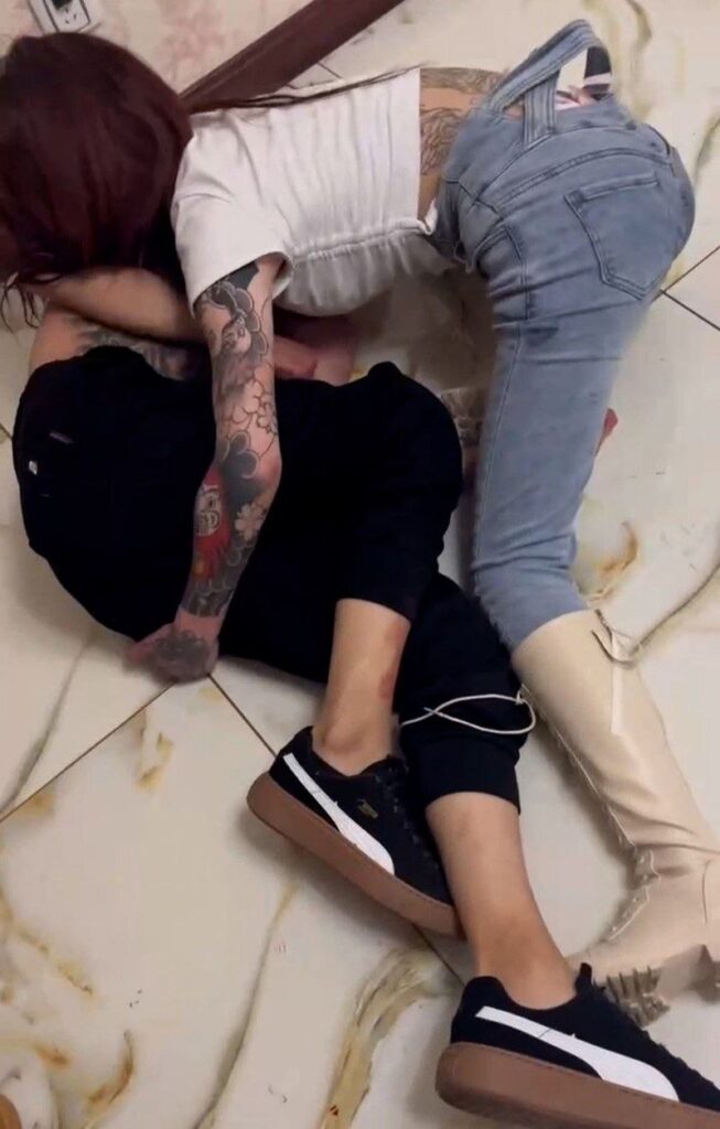 王者荣耀群星荟萃国服小乔上线1v4保护黄毛男友