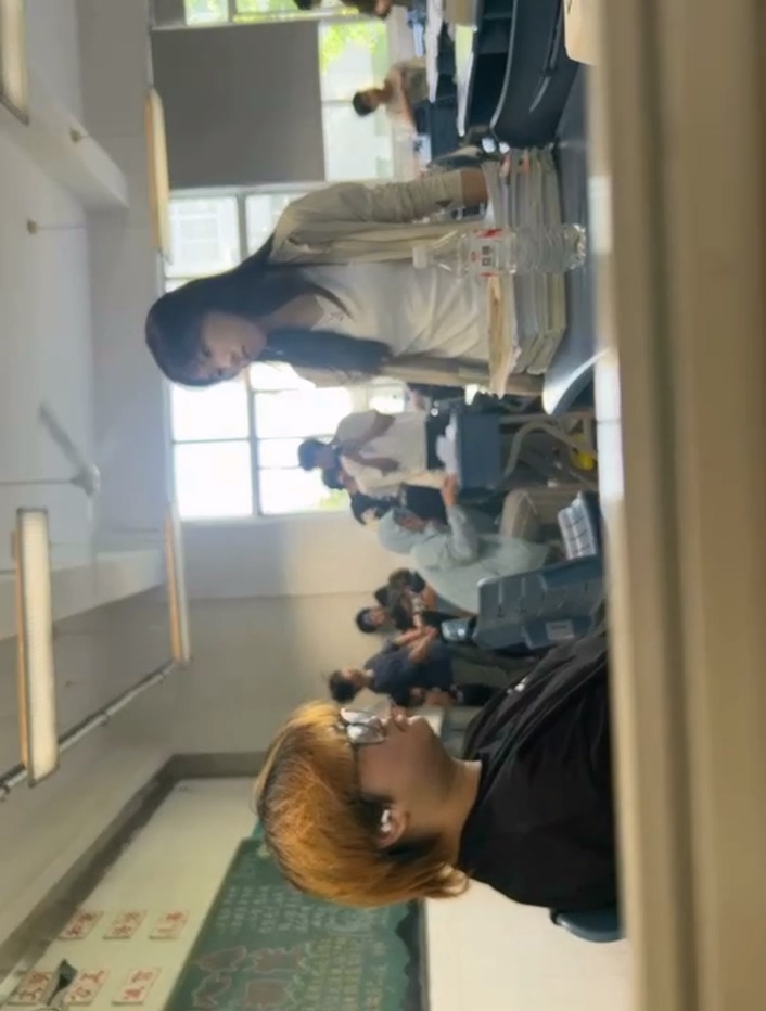 广东华侨高校神人诞生与女友自摸视频发到班级群