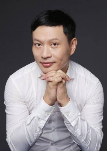 前迅雷ceo陈磊被曝丑闻婚内出轨小三董鳕卷款2亿潜逃
