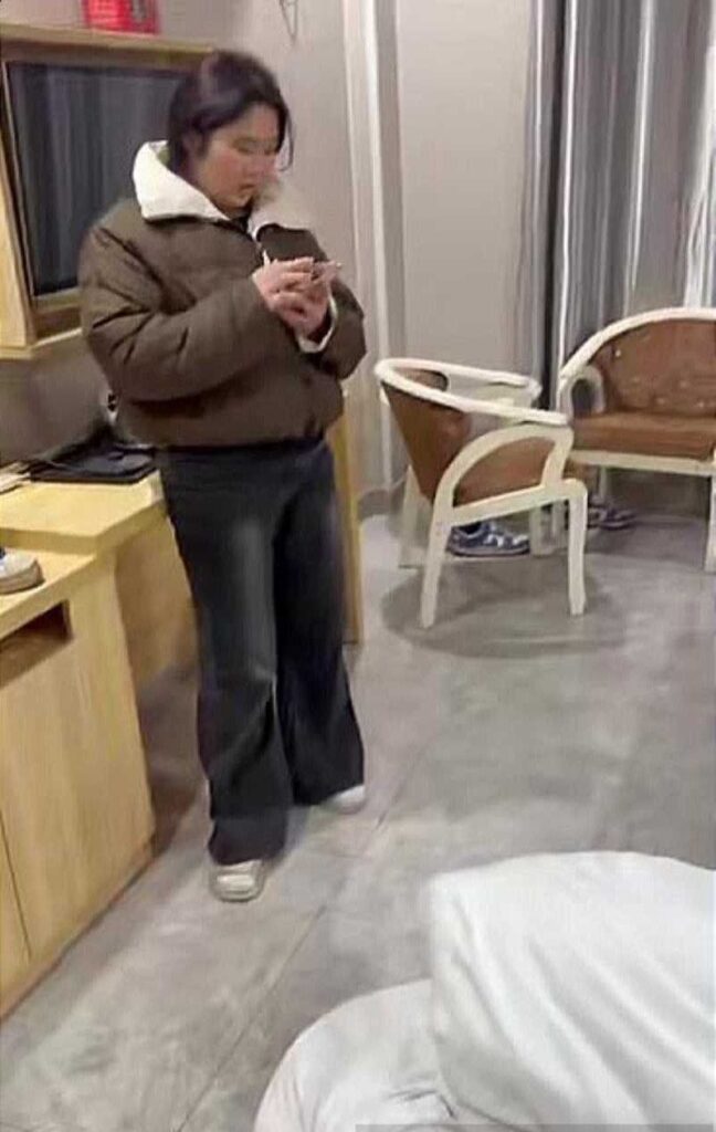潮汕史诗级抓歼大瓜酒店撞破妻子外遇得知三孩非亲生