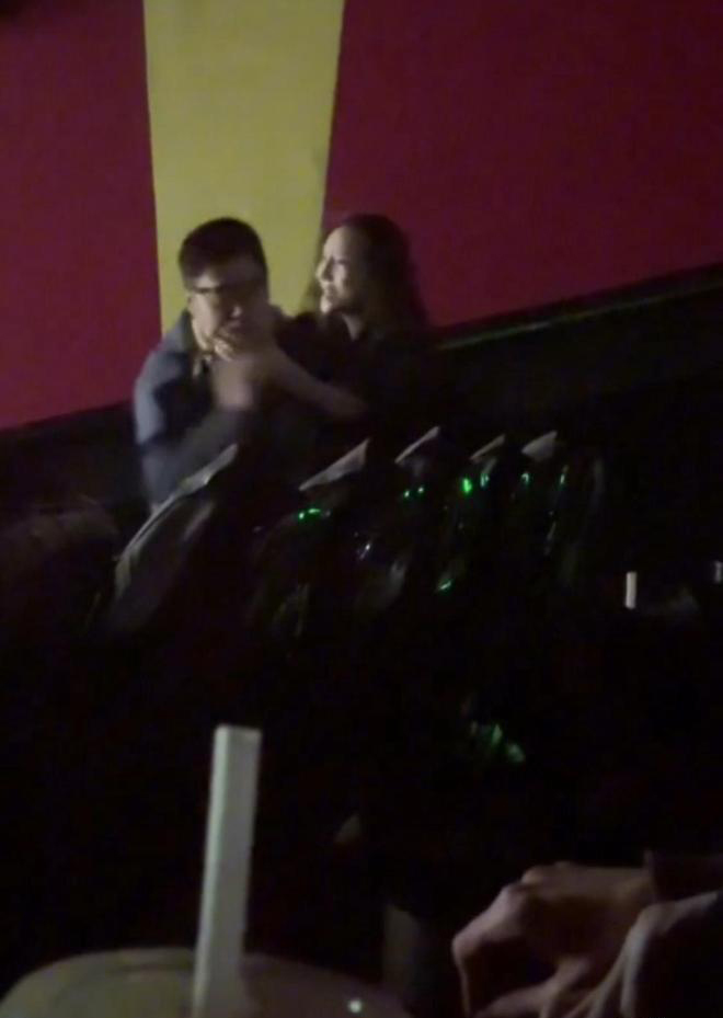 上海环球港电影院飞驰人生3放映现场抓小三
