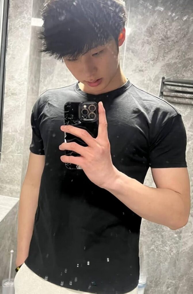 北京外语大学渣男谭某分手还想睡前任女友联合实锤渣男