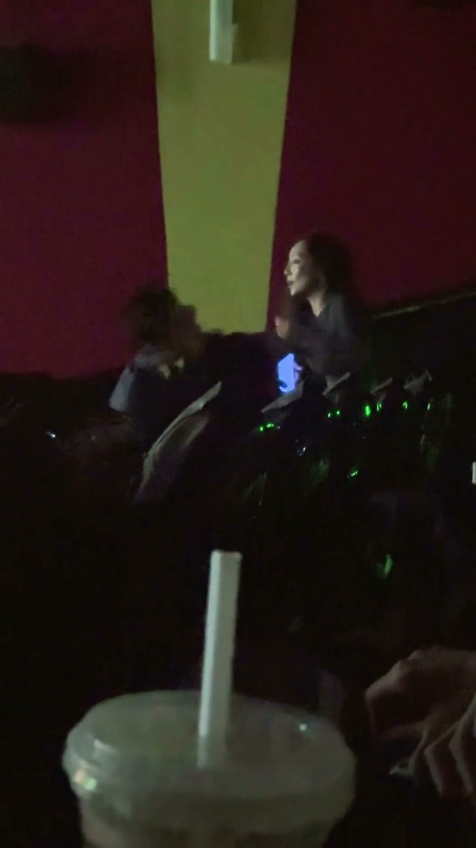 上海环球港电影院飞驰人生3放映现场抓小三