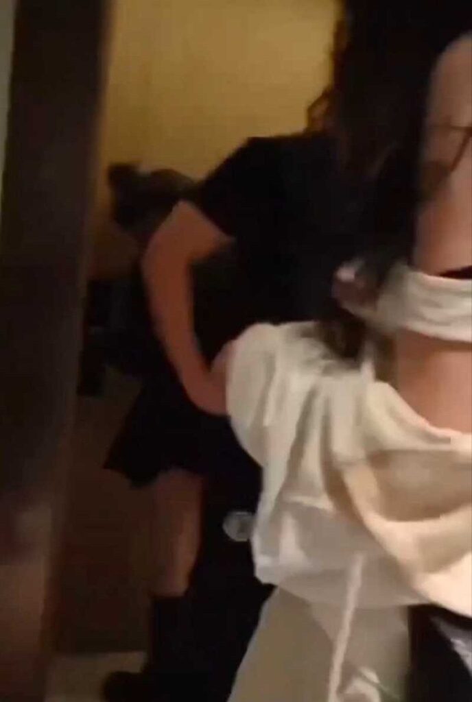 创业导师出轨翻车抖音网红妖怪ZZzAI被女友酒店当场抓歼
