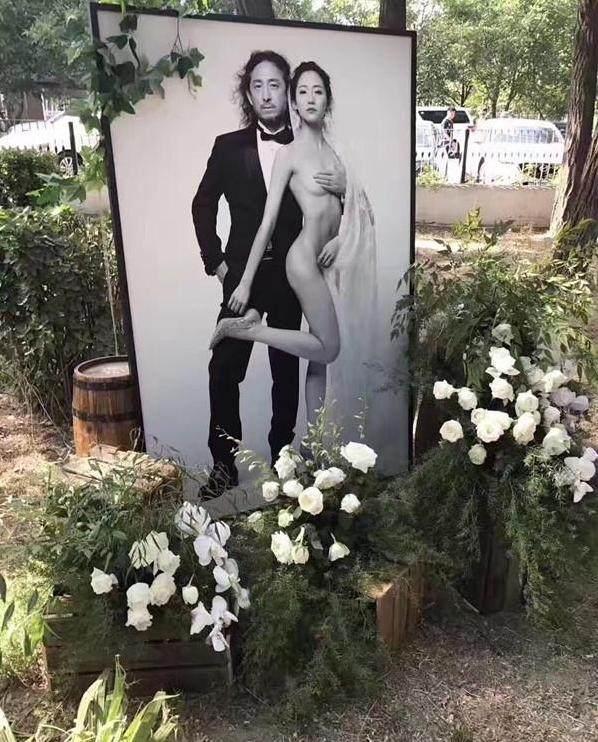 忘年恋新高度音乐家三宝与小25岁娇妻万千惠婚礼果照迎宾