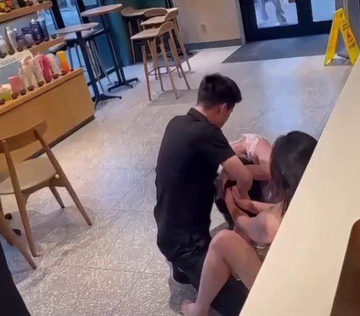 上海星巴克名媛大战渣男私会小三被原配当场抓包