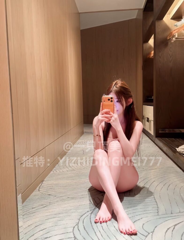 70万粉丝抖音顶级擦边女网红一只顶美下海私拍视频流出