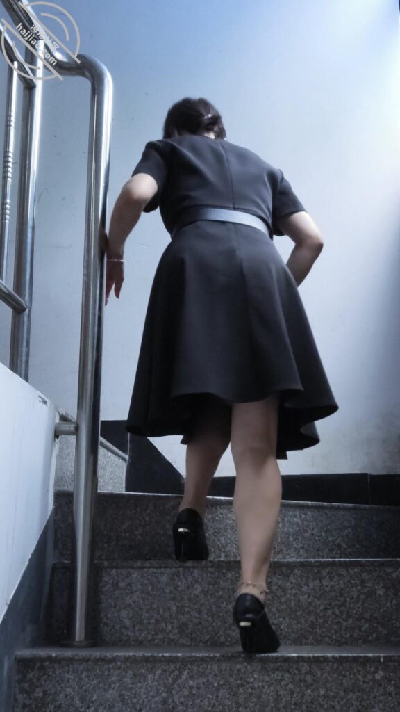 [长篇连载:想上美艳小姨]和小姨接触起来有时真的会硬的翘起来-来自海角社区的真实故事经历