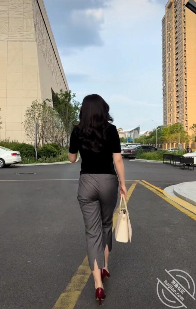 [长篇连载:江南痞子说]她身上的香水味闻着都能想入非非-来自海角社区的真实故事经历