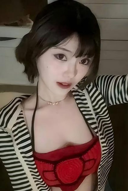 斗鱼第一抽象女主播佩恩被挖日韩坐台经历太丑只能吃果盘