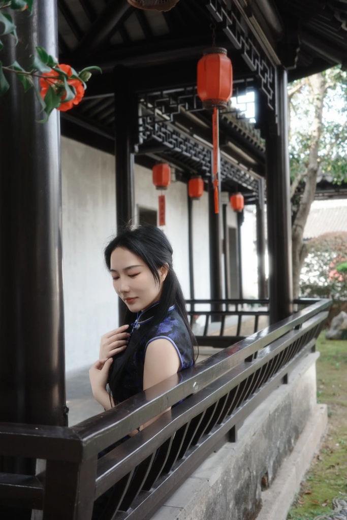 考研导师张雪峰前女友张张被小三开播回应直击谣言