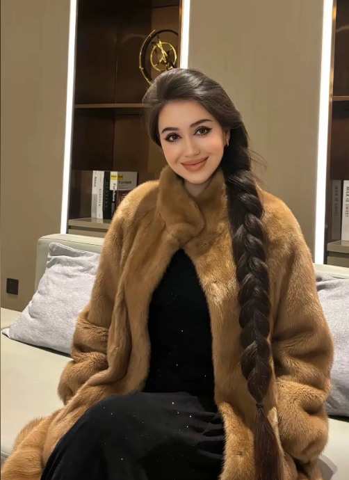 新疆网红大小Sadakat合作出轨插足婚姻被原配女儿曝光